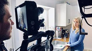 Video Blogger Kitchen Thumbnail